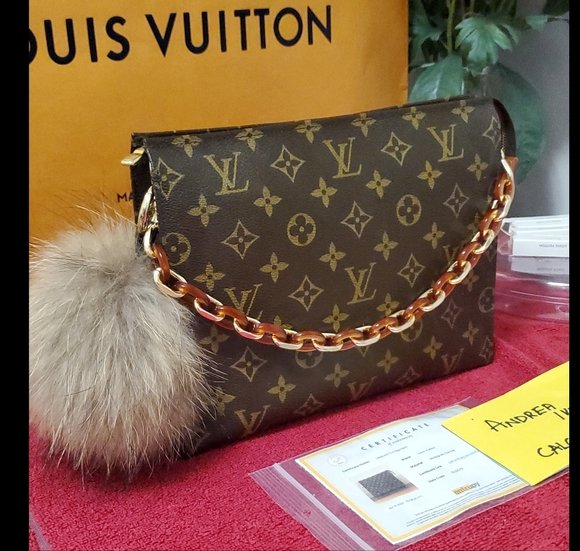 Louis Vuitton Handbags - 1️⃣0️⃣9️⃣5️⃣ Toiletry 26 Pouch in Monogram with insert